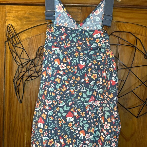 Duluth Women's Heirloom Gardening Bib Overalls Gnome Design - Picture 2 of 7